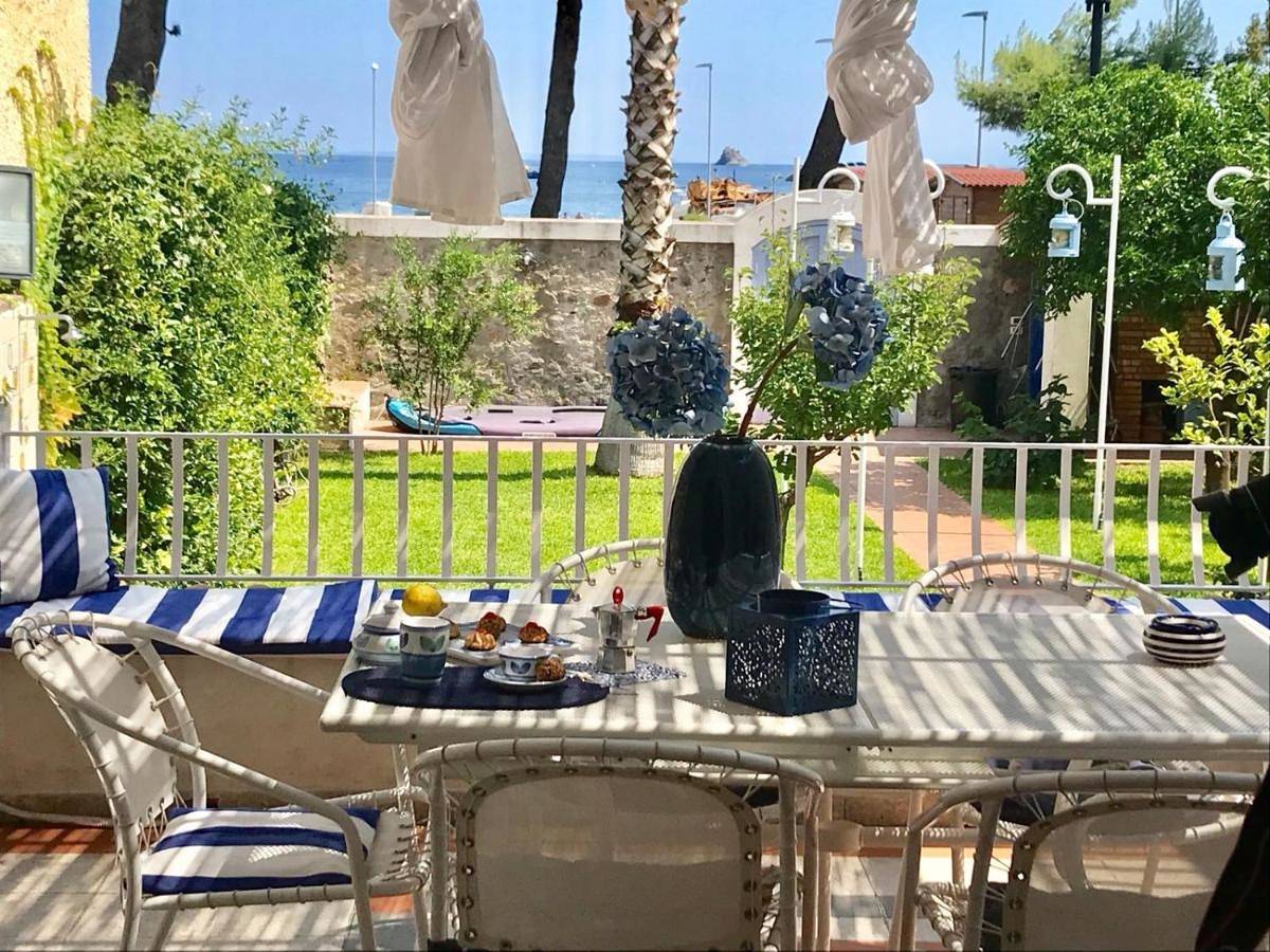 Villa Del Melograno in Marina di Patti, Patti