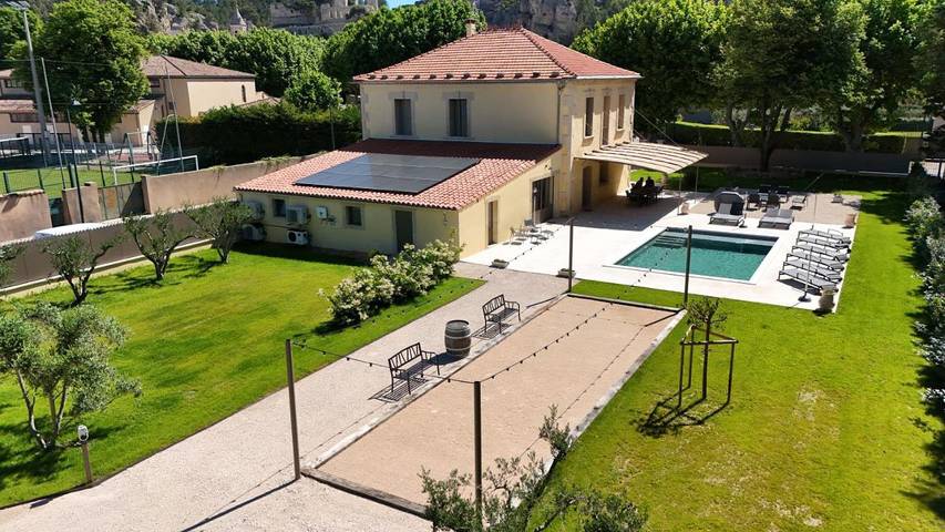 Chalet para 10 personas, con piscina además de jardín y jacuzzi, Familias con niños - 1