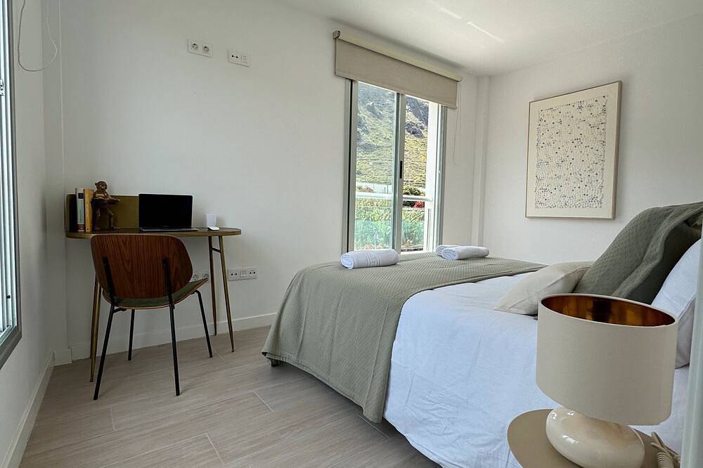 Ganze Wohnung, Ferienwohnung 'Apto Moderno Con Vistas Únicas' mit Meerblick, privater Terrasse und Wlan in Los Silos, Teneriffa Nord