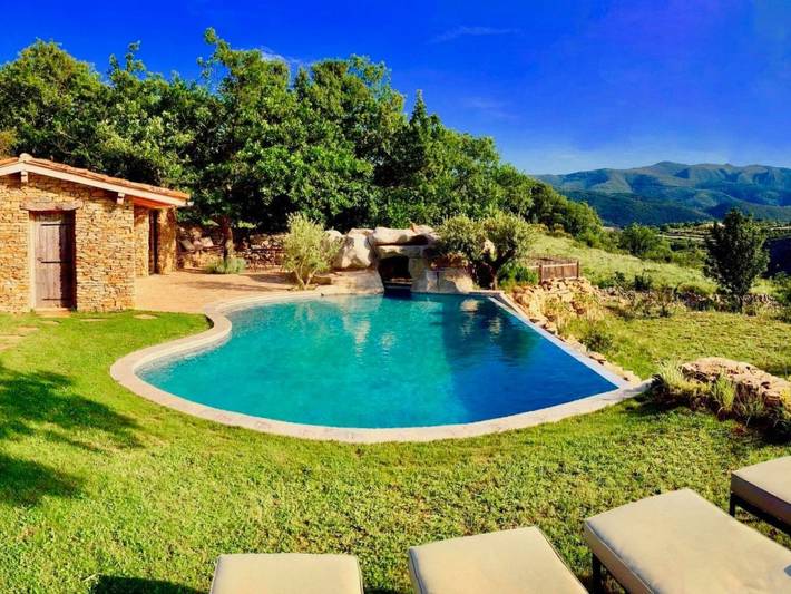 Location de vacances pour 6 personnes, avec terrasse ainsi que piscine et jardin à Bédarieux - 4