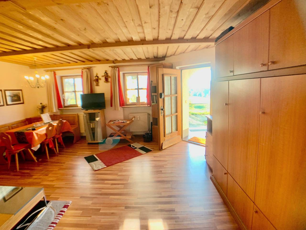 Ganze Ferienwohnung, Große Ferienwohnung Pool Sauna Hallenbad Wintersport bei Passau in Hauzenberg, Passauer Land