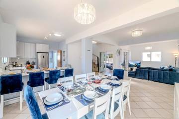 Villa voor 8 Personen in Ayia Napa, Zuid Cyprus, Afbeelding 3
