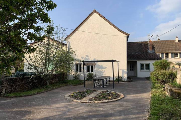 Maison de vacances pour 13 personnes, avec Terrasse et Jardin à Givry