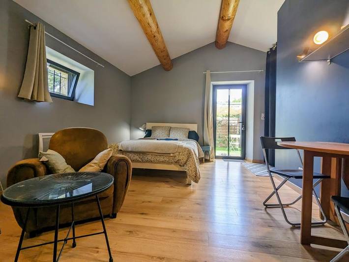 Gîte pour 2 personnes, avec jacuzzi ainsi que terrasse et jardin à Saint-Restitut - 2