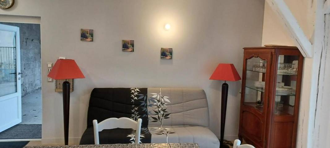 Location de vacances pour 2 personnes, avec jardin à Champagné-Saint-Hilaire