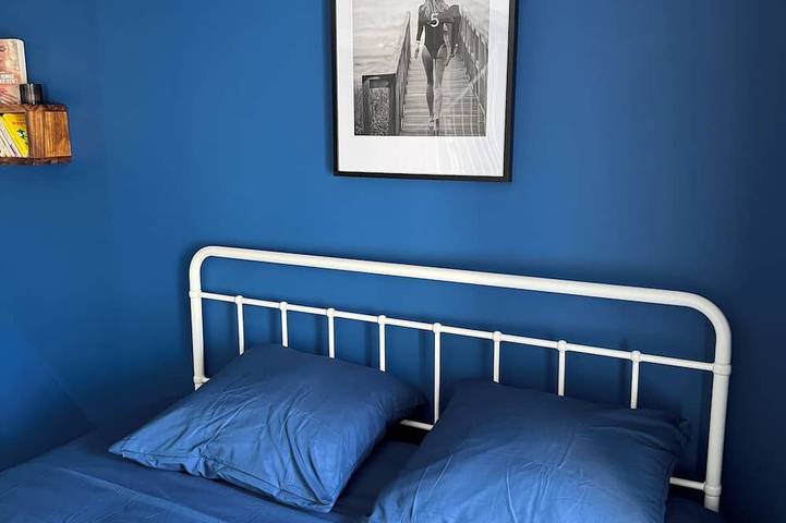 Stylish Loft in Bayeux Historic Center, 5m Ceilings, Glass Wall, 3 Bedrooms in Bayeux, Bayeux region