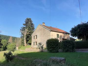 Gîte pour 5 personnes, avec jardin, animaux acceptés à Fougerolles