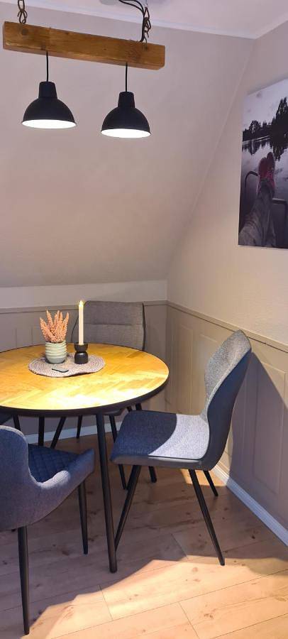 Ferienwohnung für 4 Personen, mit Balkon und Terrasse in Haßloch