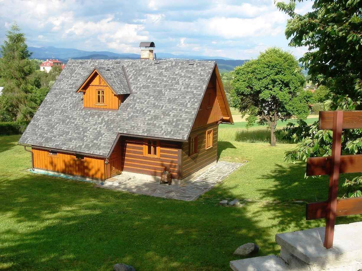 Ferienhaus mit Dampfsaunabox und herrlichem Ausblick  in Jílové u Držkova, Region Liberec