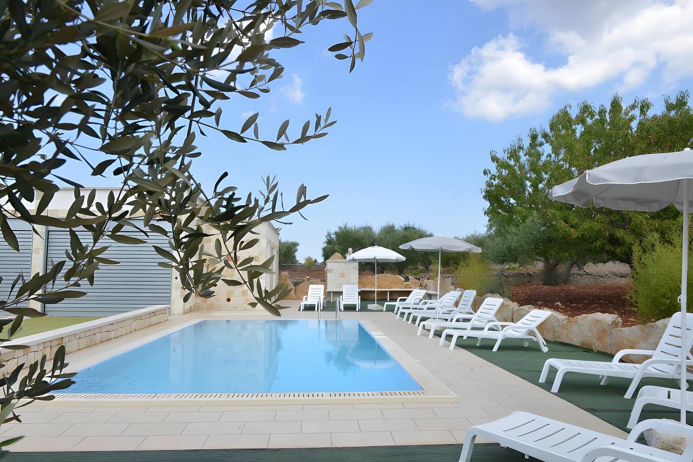 Appartamento intero, Appartamento 'Trullo Country Relax Lumieri 4' con piscina condivisa, Wi-Fi e aria condizionata in Martina Franca, Provincia di Bari