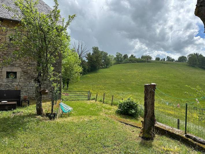 Location de vacances pour 6 personnes, avec Terrasse ainsi que Jardin et Vue à Coubisou - 4