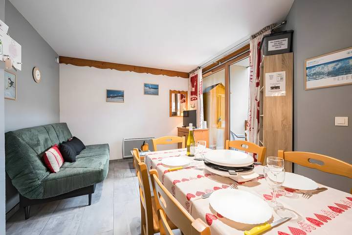 Apartment "Au refuge d'Hirka" with Mountain View, Balcony, and Wi-Fi