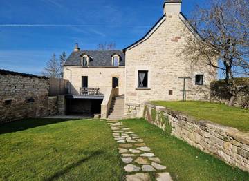 Gîte pour 10 personnes, avec terrasse et jardin à Bozouls
