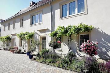 Ferienwohnung für 8 Personen, mit Garten und Pool sowie Balkon und Sauna in Meißen