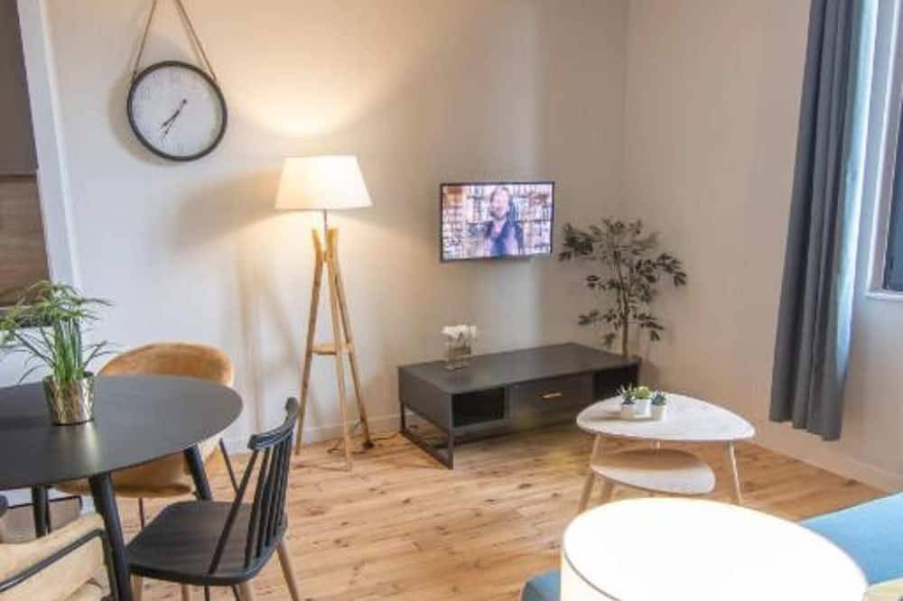 Entire apartment, Apartment 4 persons air-conditioned 1 bedroom + sofa bed Puy de Cômes 203 in Châtel-Guyon, Riom region