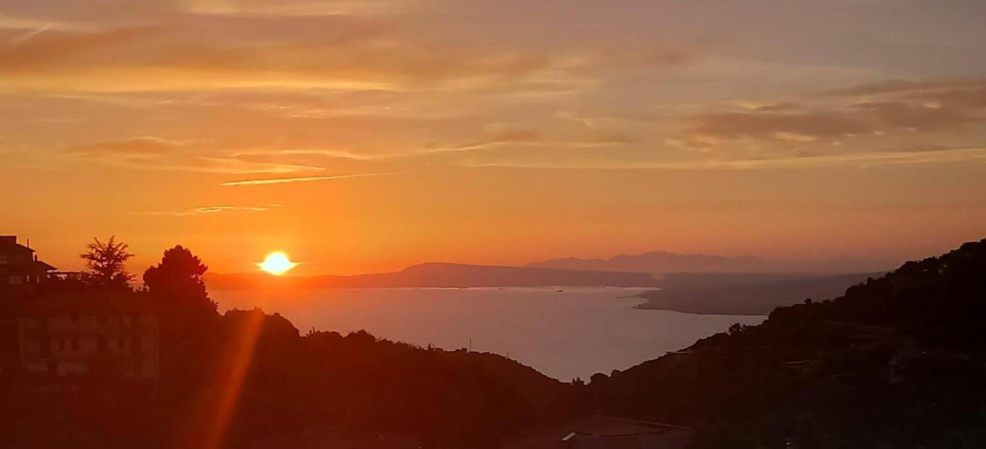 Appartamento intero, Appartamento "Sunshine" con vista mare, Wi-Fi e aria condizionata in Pimonte, Monti Lattari