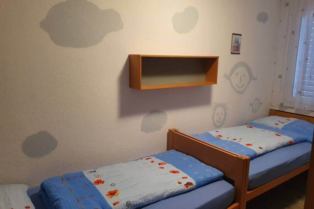 Ganze Wohnung, Ferienwohnung mit grosser Terrasse und Aussicht auf See und Berge in Emmetten, Vierwaldstättersee