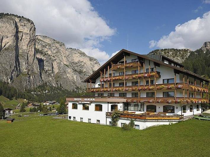 Hotel für 2 Personen, mit Garten und Whirlpool in Wolkenstein