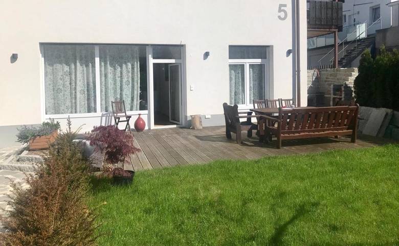 Ferienwohnung für 6 Personen, mit Balkon und Terrasse sowie Garten