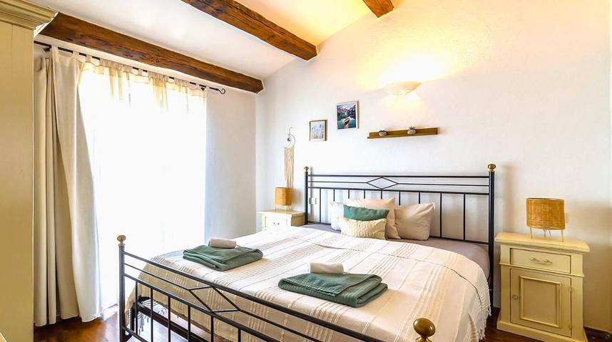 Villa pour 8 personnes, avec jardin ainsi que terrasse et piscine à Barat - 2