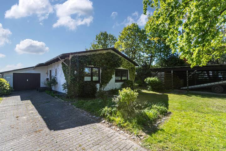 Estudio entero, Estudio 'Wiesenblick 2' con terraza privada, jardín privado y Wi-Fi in Weddingstedt, Heide y sus alrededores