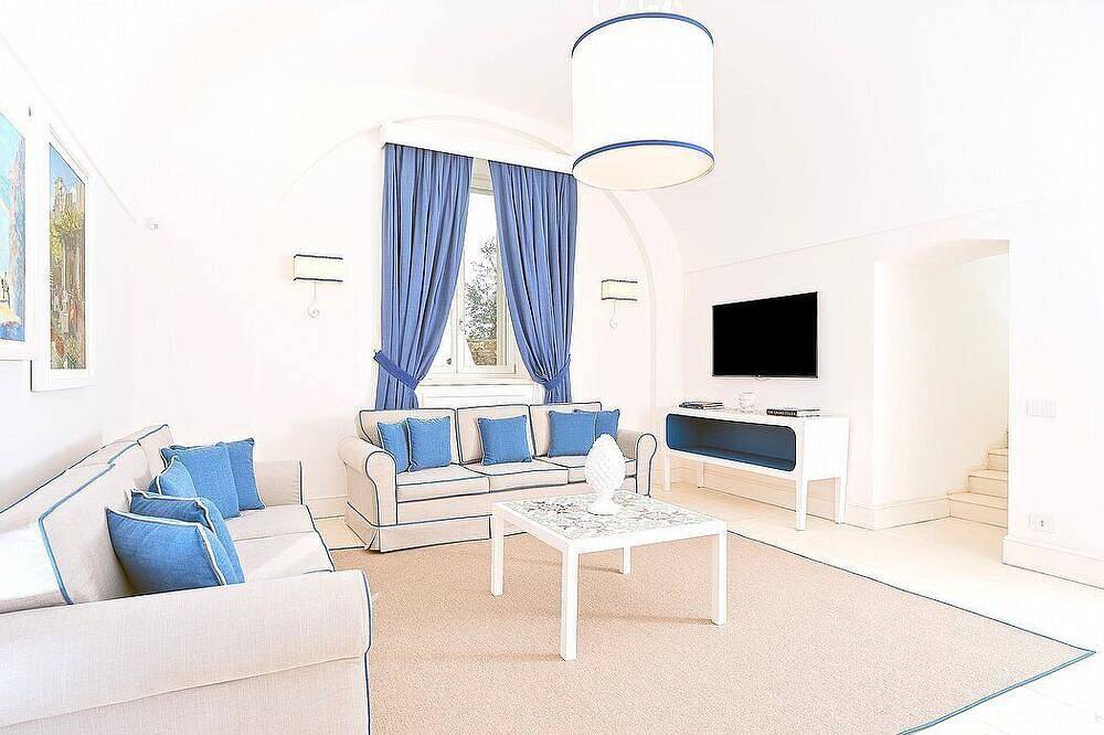 Villa Auralia: A charming and bright two-story historical villa surrounded by a lemon and orange garden, with Free Wi-Fi. in Massa Lubrense, Provinsen Napoli