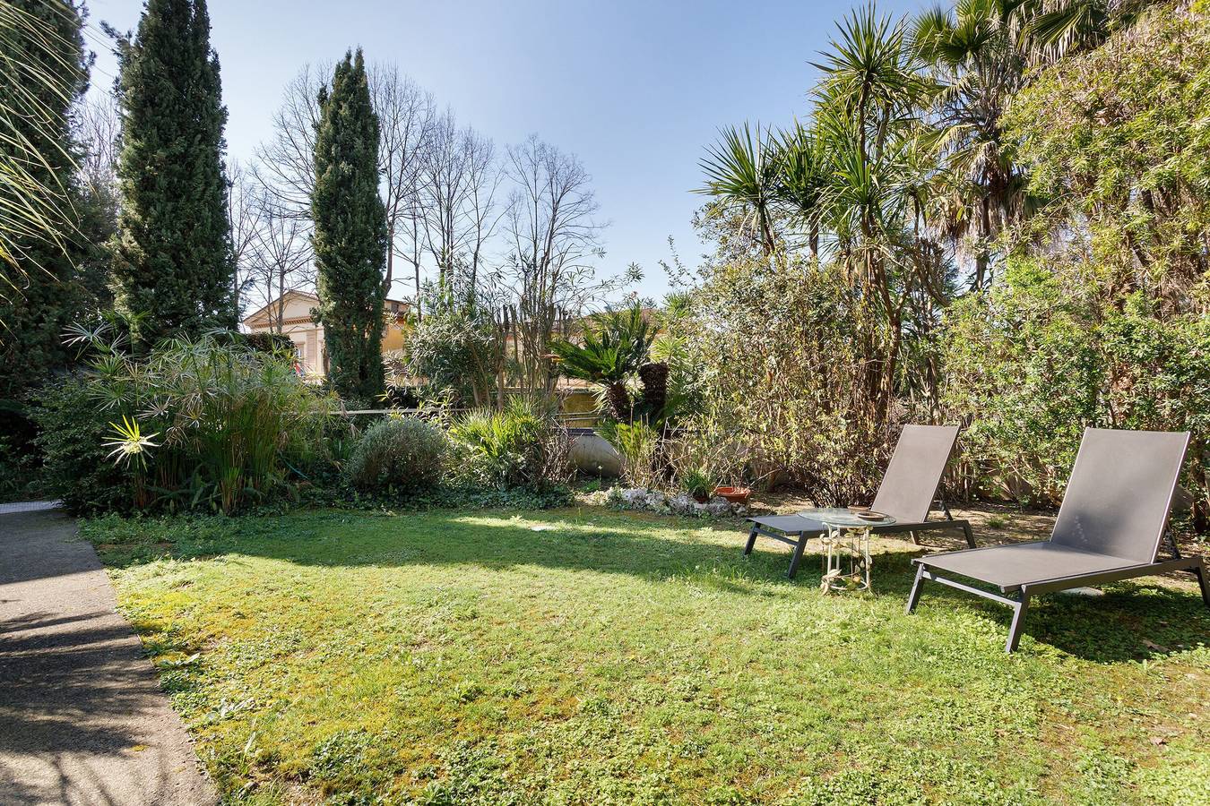 Entire apartment, Joey - Holiday Home in Pietrasanta with Garden View and Free Wifi in Pietrasanta, Italian Riviera