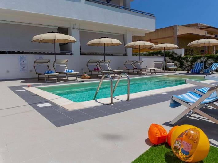 Appartamento per 4 persone, con piscina e terrazza, con animali domestici in Sampieri