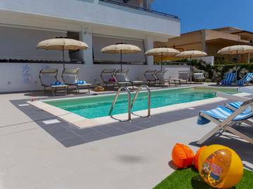 Gîte pour 4 personnes, avec terrasse et piscine, animaux acceptés à Sampieri