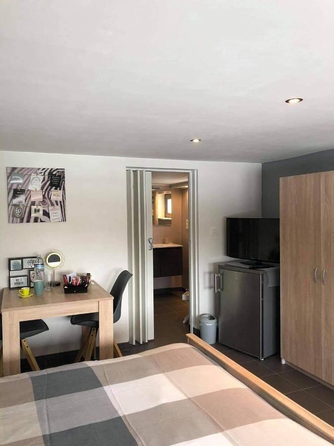 Chambre d’hôte pour 3 personnes, avec vue et jardin