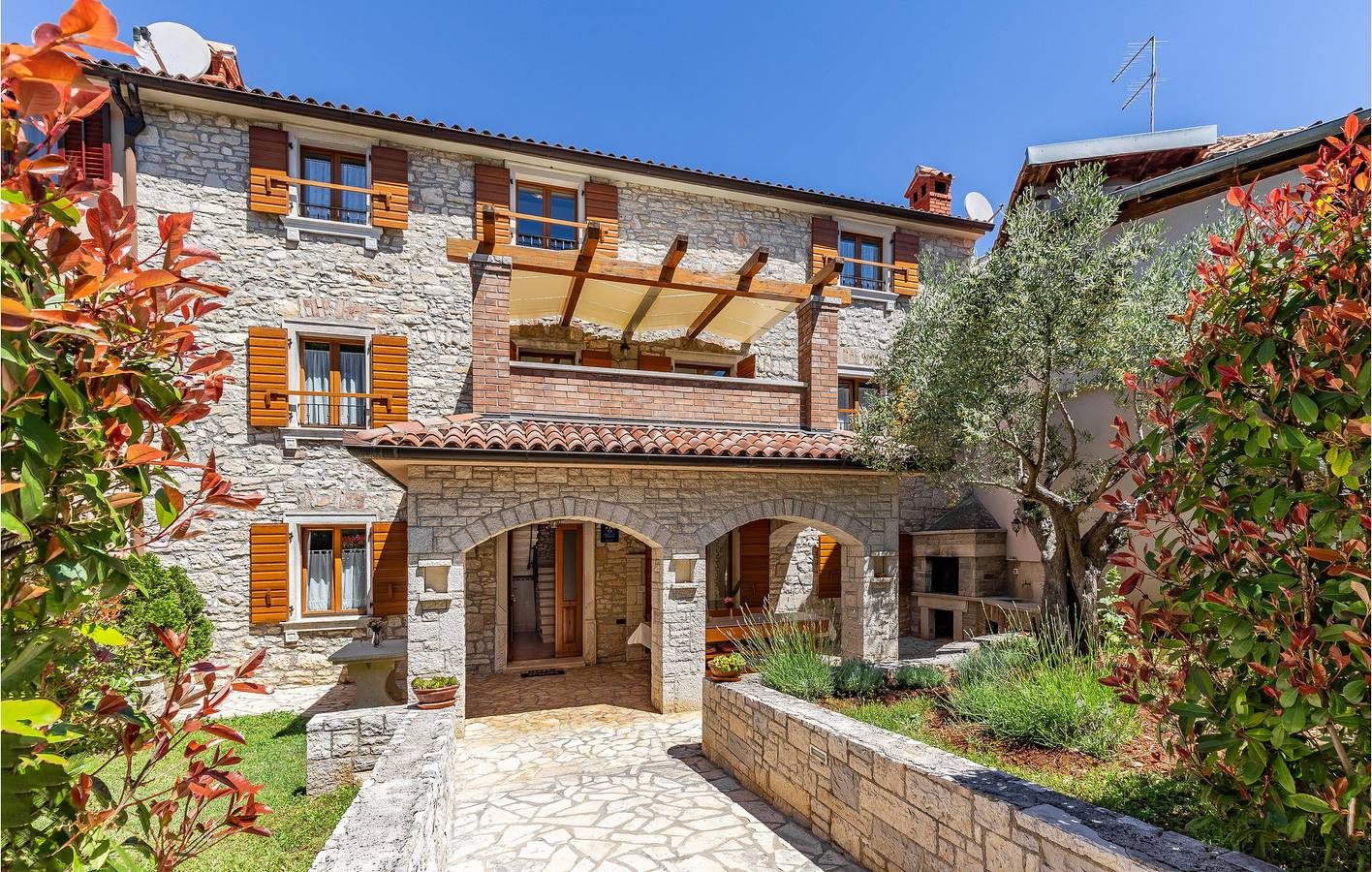 Ferienhaus für 10 Personen mit Terrasse in Medulin Stadt, Medulin