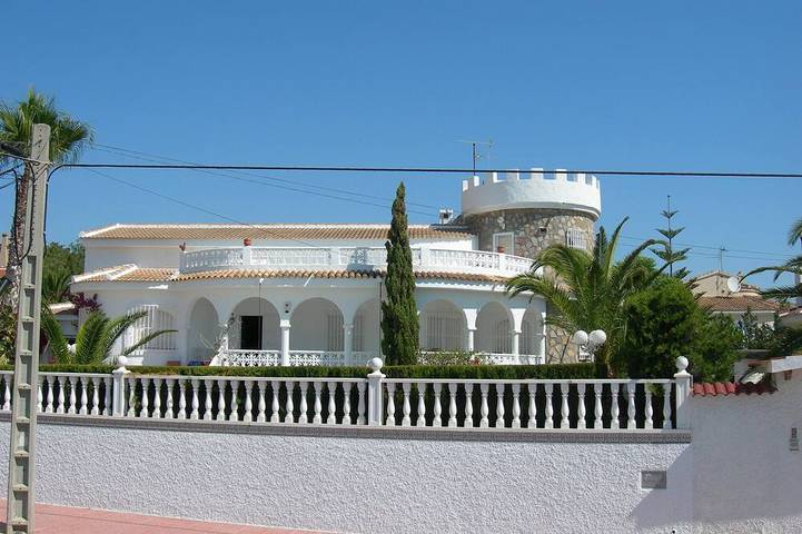 Ferienhaus für 8 Personen, mit Garten in Rojales