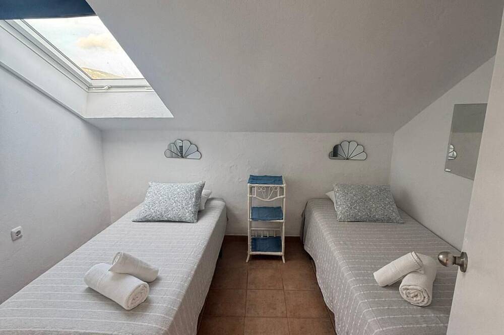 Apartamento entero, Playa de Bolonia, bonito apartamento con piscina y vistas al mar in El Lentiscal, Tarifa