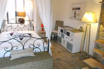 Gîte pour 4 personnes, avec jardin à Bagard
