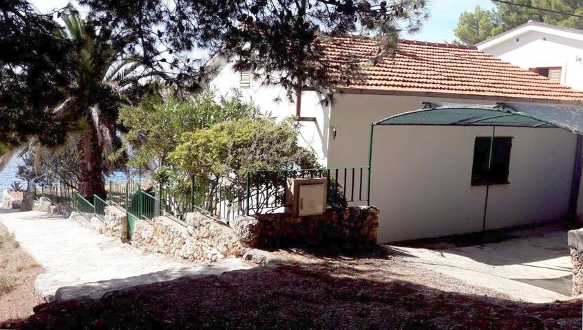 Location de vacances pour 4 personnes, avec vue et jardin, adapté aux familles dans Hvar - 4