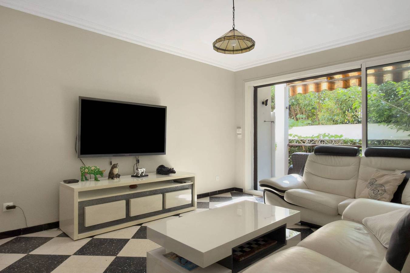 Apartamento entero, Apartamento “Cerca de la Playa” con terraza, jardín privado y Wi-Fi in La Ciotat, Marsella region