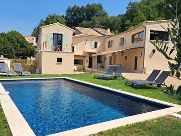 Location de vacances pour 6 personnes, avec piscine ainsi que vue et jardin à Saint-Marcellin-lès-Vaison
