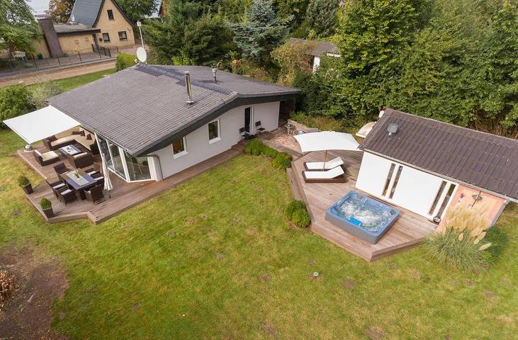 Ferienhaus für 4 Personen, mit Whirlpool und Terrasse sowie Garten und Sauna in Brodersby an der Schlei