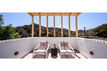 Location de vacances pour 4 personnes, avec jardin et balcon dans Milos