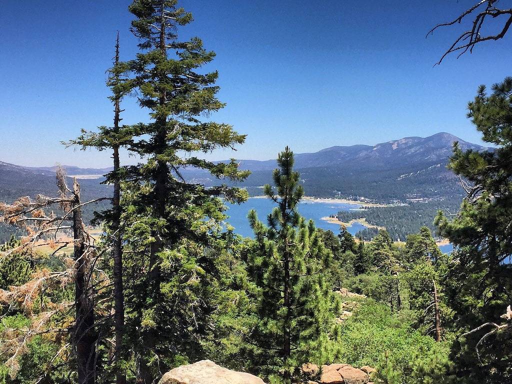 Neu ! Gemütliche private Hütte in der Upper Moonridge Area * Oktoberfest Special * in Moonridge, Big Bear Lake