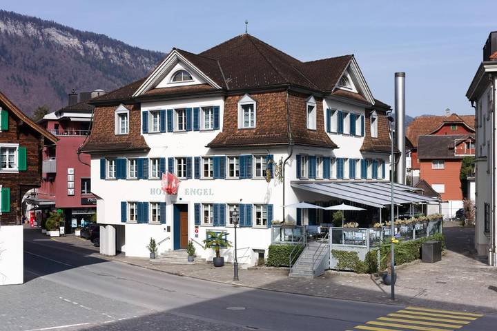 Hôtel pour 2 personnes, avec vue et terrasse, animaux acceptés à Stans (Nidwalden)