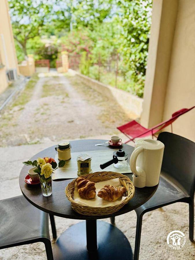 Location de vacances pour 2 personnes, avec Terrasse et Jardin à Cascastel-des-Corbières