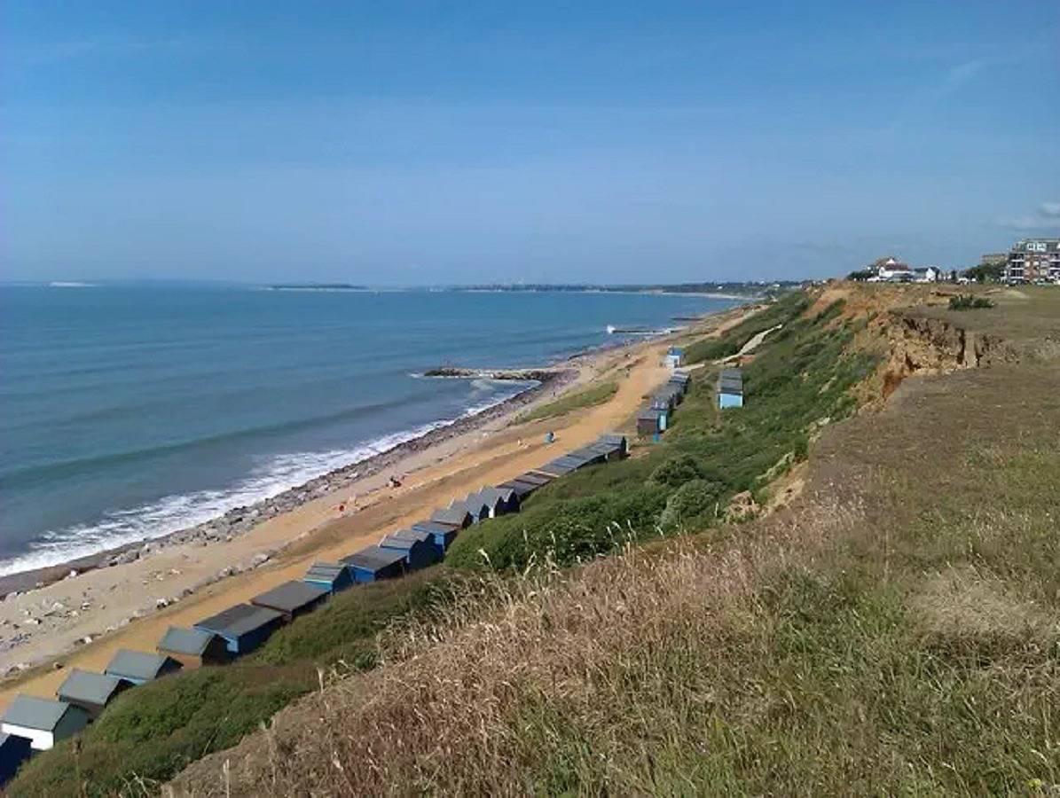 Apartamento de férias inteiro, 1Bed Apartment Sleeps 2 - Free Parking, Wifi in Barton on Sea, Hampshire