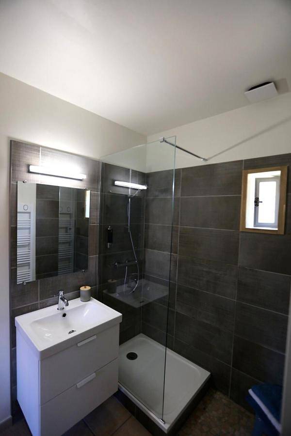 Appartement entier, L'atelier casse-noisettes - gitesdanslain in Pont-d'Ain, Ain