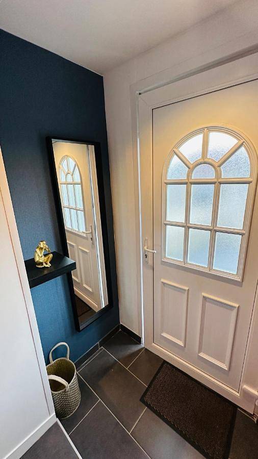 Appartement entier, One-Bedroom Apartment in Beuvry, Région de Béthune