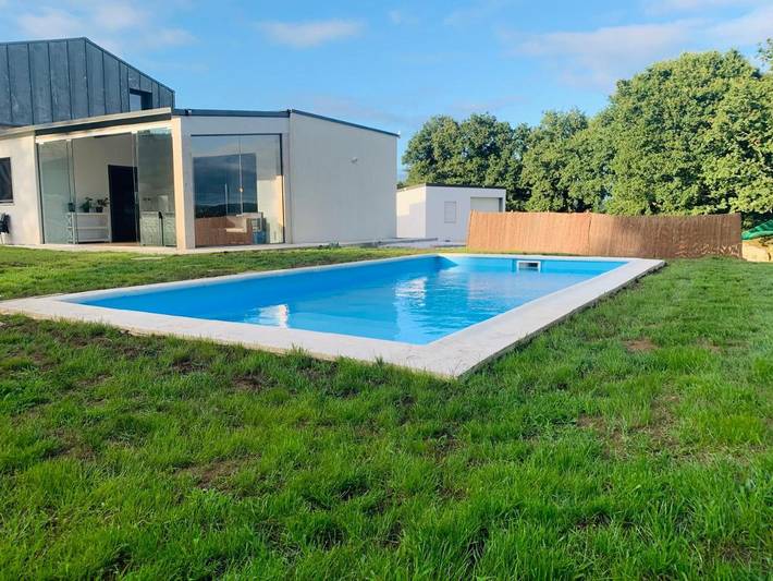 Chalet para 8 personas, con terraza y jardín además de vistas y piscina en Galicia