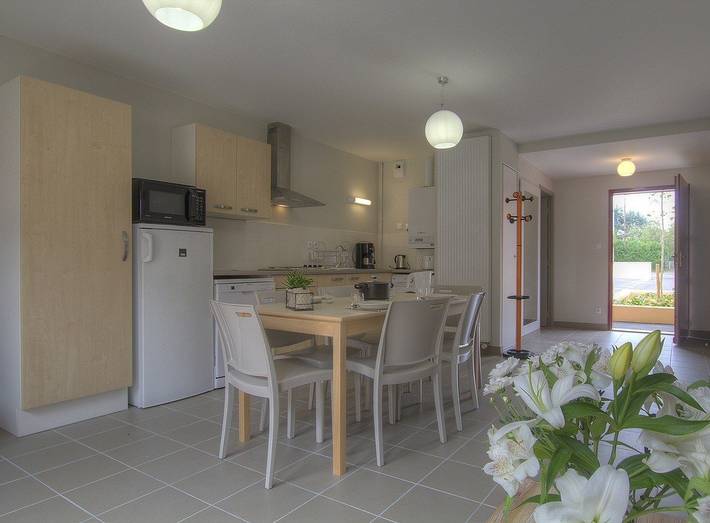 Gîte pour 6 personnes, avec jardin et terrasse à Guéreins - 4