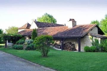 Location de vacances pour 12 personnes, avec jardin à Saint-Martin-des-Combes