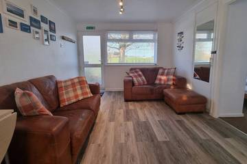 Chalet for 4 People in Sandown, Isle of Wight, Photo 4