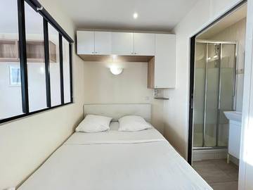 Gîte pour 3 personnes, avec jardin à Jouy-en-Josas